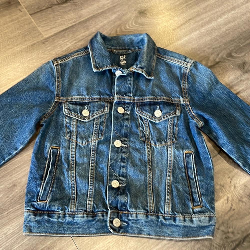 💜Gap Kids, NWT Jean denim jacket sz M (8-9) Unisex Everyday Wear Playful Sweet